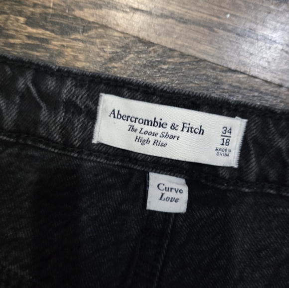 Abercrombie & Fitch the loose short High Rise Curve Love Faded Black Size 18 /34 - Picture 4 of 5